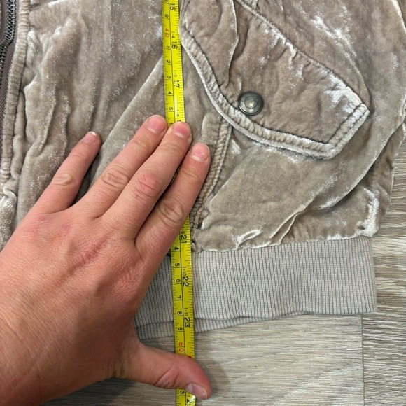 Free People Ruched Velvet Bomber Jacket   sz 8 - Picture 12 of 12